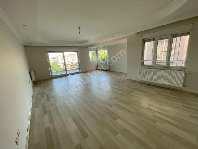Bağbaşı Yeniyol Üstünde Kiralık 3+1 200 M2 Daire Kaçırmayın.!