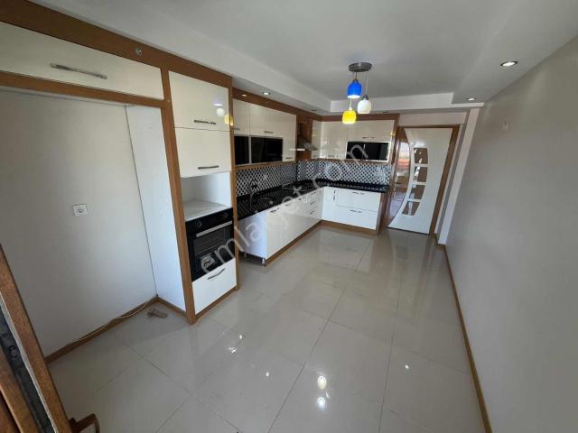 Bağbaşı Migros Işıkları Yakını Ara Kat 3+1 150m2 Kiralık Daire !