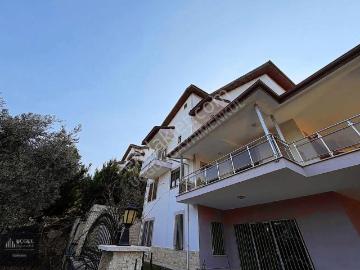 Bağbaşın Da 456 M2 Arsa İçinde 9+2 Satılık 3 Katlı Satılık Villa