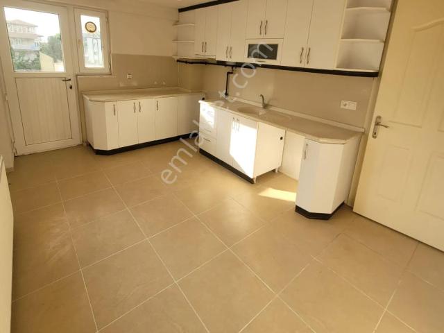 Bağbaşında Eskiyol Mevkii 170 M2 3+1 Arakat Fırsat Daire