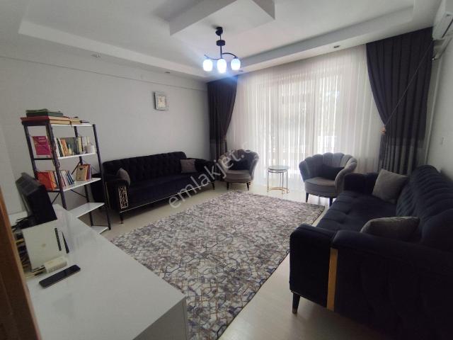 Bağcılar Toptancılarla Hal Arası 2+1 Satılık Daire