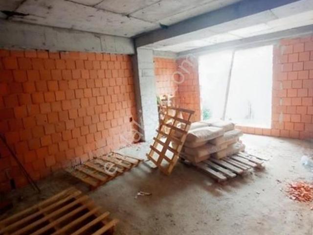Bağcılar Yıldıztepe De Satılık 2+1, 80 M2 Daire,bitmek Üzere