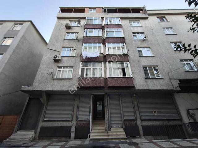 Bağcılar Yenigün Mah. Önü Açık 2+1 Metroya Yakın