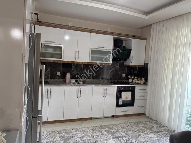 Bağcılar Ahmet Kaya Caddesinde Bulunan 2+1 100 M2 Net Kiralik Dairemiz