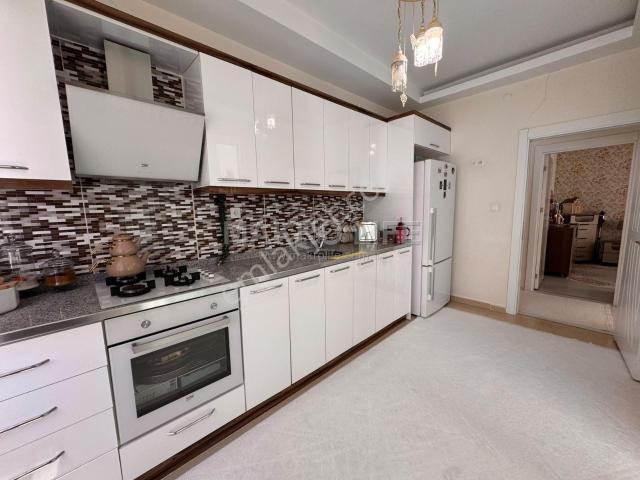 Bağcılar Aram Tiğran Caddesinde 2+1 Orta Kat Daire