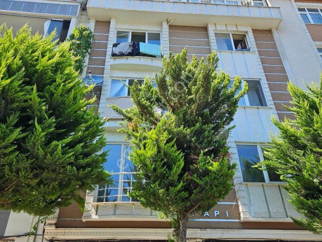 Bağcılar Barbaros Mahallesi'nde Tek Tapuda 2 Daire Fırsatı