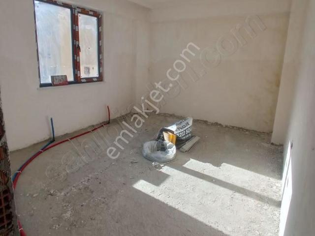 Bağcılar Da Caddeye Yakın Satılık Sıfır 2+1,80 M2 Daire