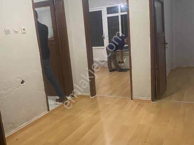 Bağcılar Fatih Mah. 2+1 Bahçe Katı 85m² Kiralık Daire