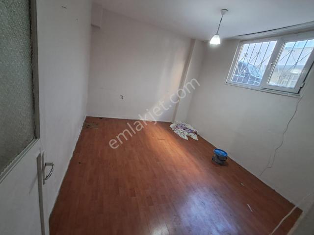 Bağcılar Fatih Mah. 2+1 Kiralık Bodrum Katı Doğalgazsobalı