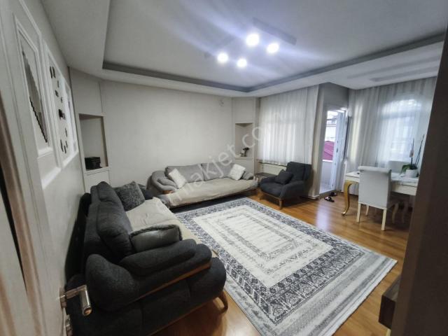 Bağcılar Hürriyet Mah 3+1 Satılık 4. Kat Hisse 23m2 Çift Balkon