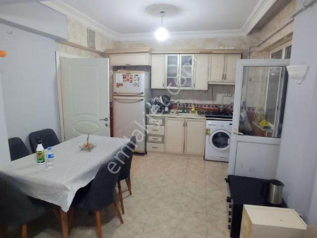 Bağcılar Kirazlı Da Satılık 2+1, 85 M2 Bahçe Kat + 25 M2 Bahçe