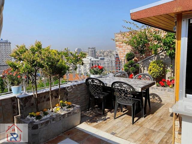 Bağcılar Mahmutbey'de Eşyalı, Tadilatlı, Manzaralı 4+1 Dubleks