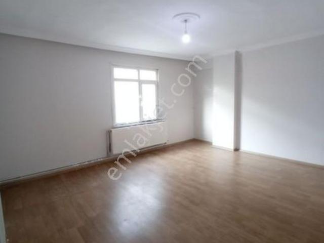 Bağcılar Merkez De Satılık 3+1,130 M2, 4. Kat Temiz Daire