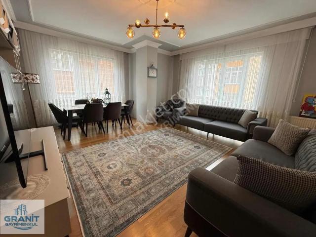 Bağcılar Merkez Mah.de 3+1 145 M2 Asansörlü Otoparklı Daire