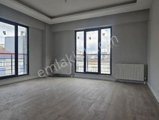 Bağcılar Merkez'de 2 +1 Kiralık Daire