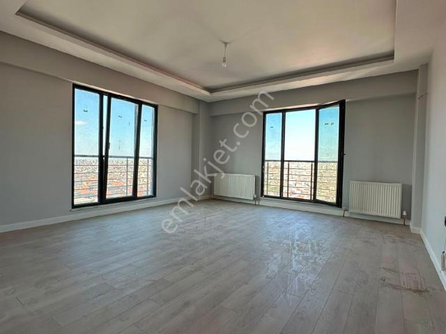 Bağcılar Merkez'de 3+1 Kiralık Daire