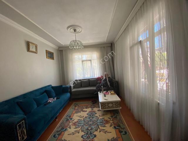 Bağcılar Meydana Yakın 41m2 Yüksek Hisseli 2+1 Satılık Daire