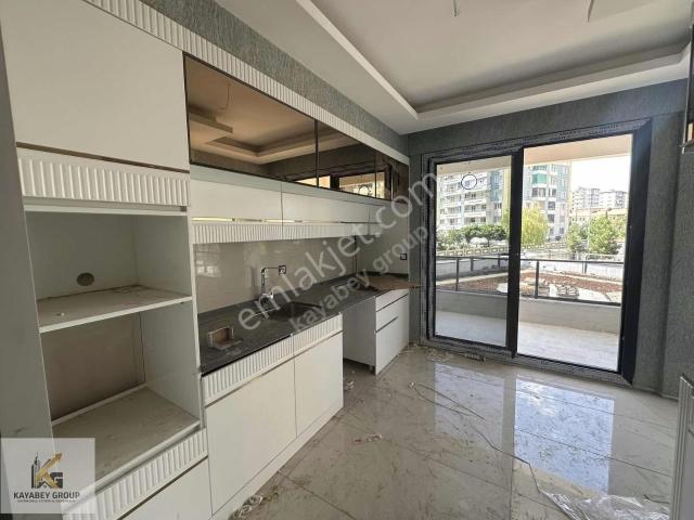 Bağcılar Millet Bahçesi Önünde Kiralık 2+1 Sıfır Daire