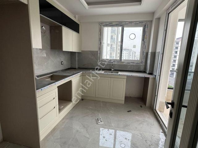 Bağcıların En Nezih Sitesinde Ultra Lüx 2+1 Satılık Daire