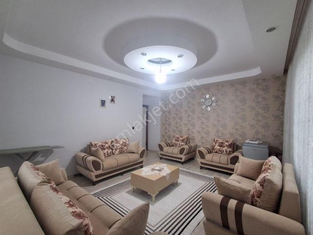 Bağcıların en Güzel Konumunda Bakımlı 3+1 Daire