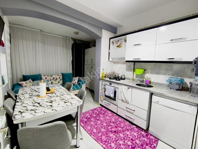 Bağcılarda Satılık 2+1 Daire | Paris Düğün Salonu Arkası|