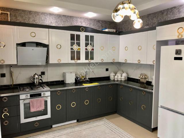 Bağcılar'da Satılık 3+1 Full Yapılı Daire