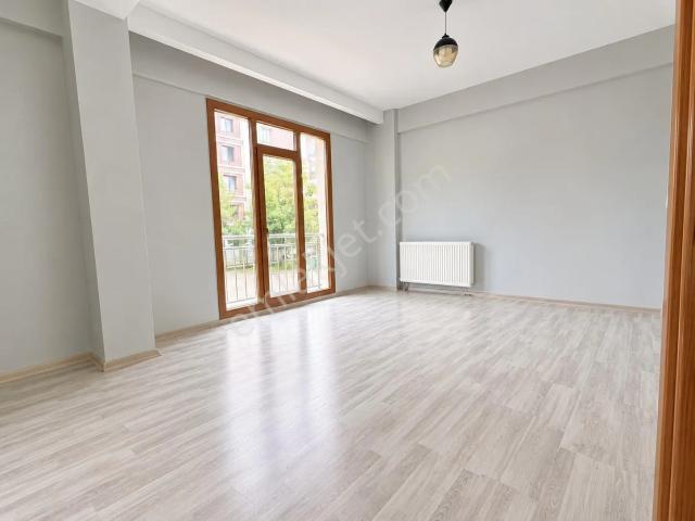 Bağcılarda Yüksek Giriş Ferah 2+1 Kıralık Daıre