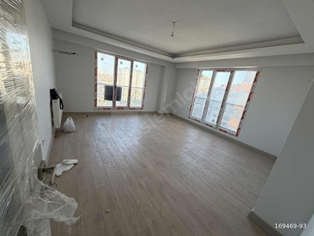 BAĞCILAR YENİMAHALLE AKARSU EVLERİ SATILIK 3+1