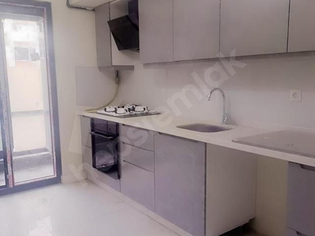 BAĞCILAR YILDIRIM 1 SİTESİNDE SATILIK 2+1 DAİRE
