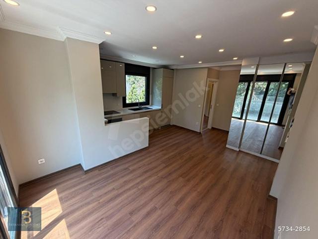 BAĞDATTAN ÇATALÇEŞMEDE BAĞDAT CADDESİNE 2. BİNADA LÜKS DAİRE!
