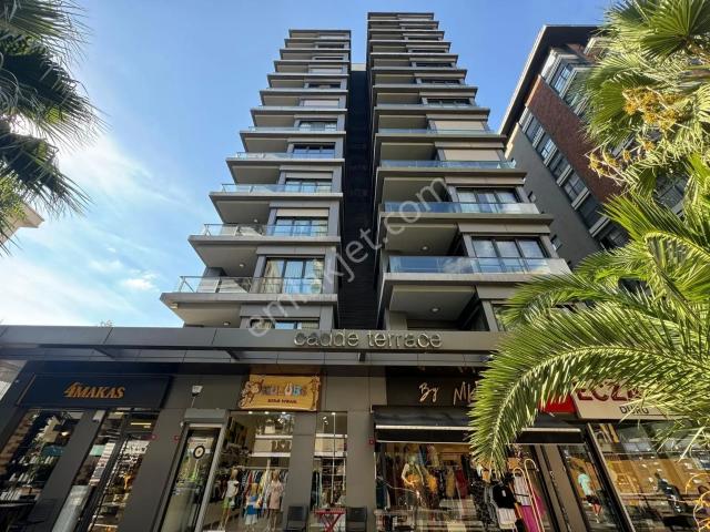 Bağdat Caddesi Divan'ın Sokağı Havuzlu Güvenlikli Satılık Daire