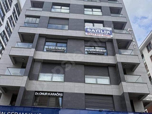 BAĞDAT CADDESİ HASTANELER BÖL. KİRALIK 125 M2 MUAYENEHANE OFİS