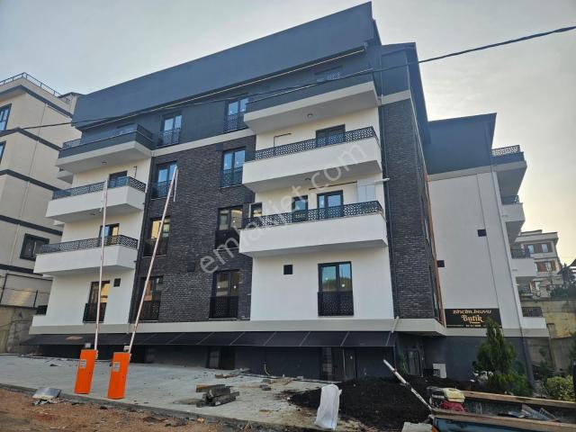 Bağçeşmede Site'de 145 M2 3+1 E. Banyolu Çatı Dubleks