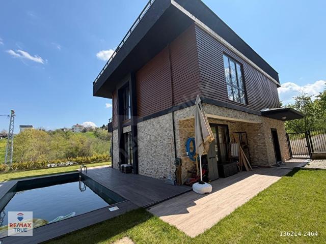 BAŞISKELE BAHÇECIKTE 4,5+1 SATILIK TRIPLEX VILLA