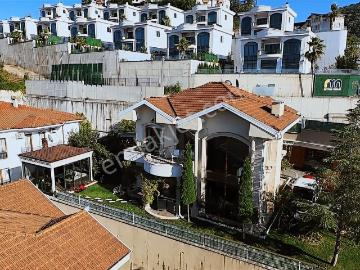 Başiskele Barbaros Mh Muhteşem Deniz Manzaralı Kış Bahçeli Villa