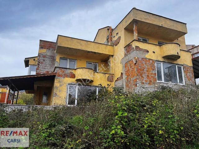 Başiskele Kılıçarslan Mah. 4+1 Satılık Natamam Villa