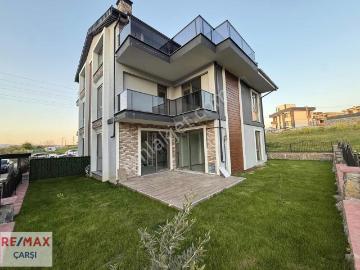 Başiskele Seymen' De Satılık Doğa Manzaralı Villa