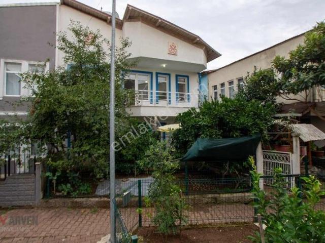 Başiskele Sepetlipınar Da Tamamen Yenilenmiş Satılık 3+1 Villa