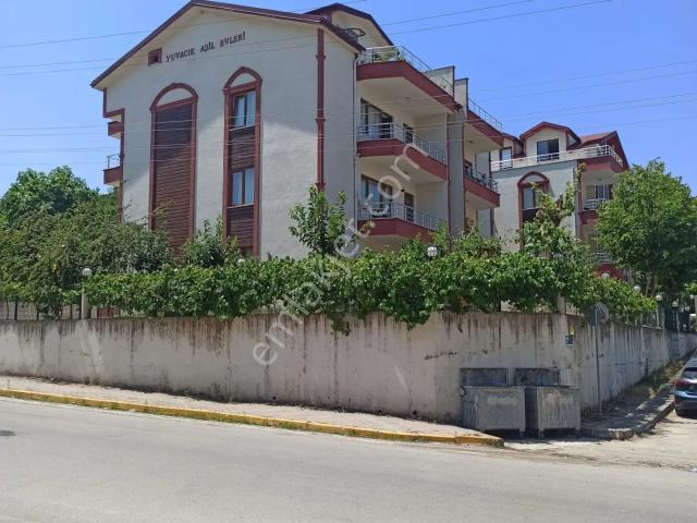 Başiskele Serdar Mah 2+1 Bahce Duxlesi Satılık