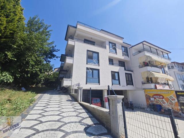 Başiskele Serdar Mah.deniz Man. 2+1 Arakat Sıfır Kiralık Daire