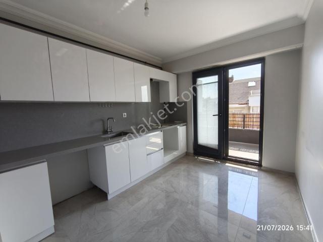 Başiskele Serdar Mahallesi'nde Kiralık 2+1 100m2