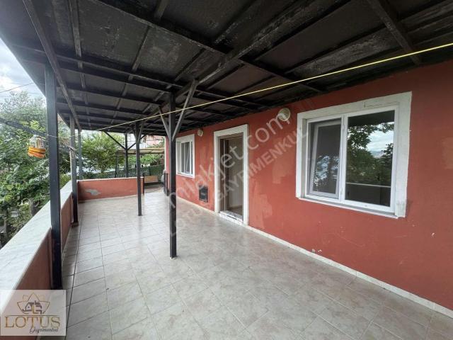 Başiskele Yeşilyurt Müstakil Girişli 2+1 Kiralık Daire