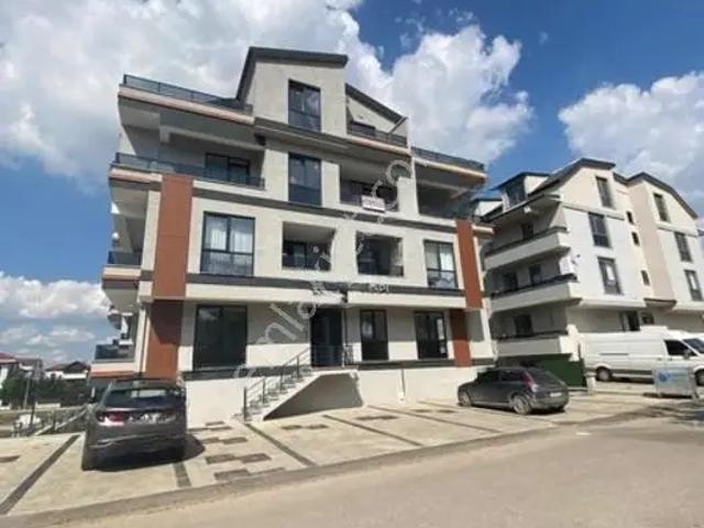 Başiskele Yeşilyurt Merkezi Lokasyon Kiralık 2+1 Daire
