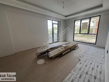 Başiskele Yeşilyurt'da Kiralik Ebevyn Banyolu 2+1 Daire