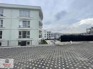 Başiskele Yeşilyurtta Mamik Reform Sitesinde Kiralık 3+1 En Üst