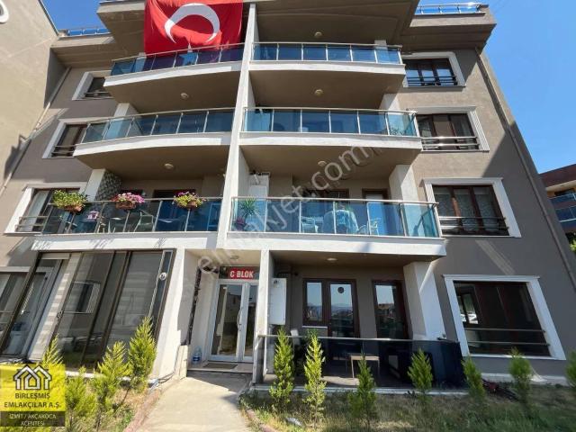 Başiskele Yüzme Havuzlu Sitede 3+1 170 M2 Kiralık Daire