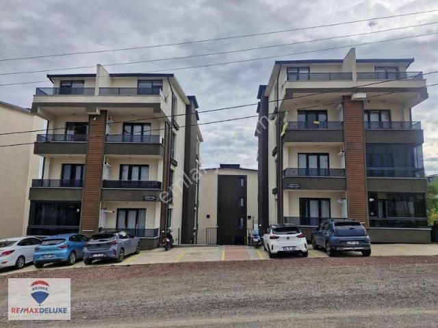 Başiskele'de Teraslı Manzaralı Eşyalı Kiralık 1+1 Dubleks Daire