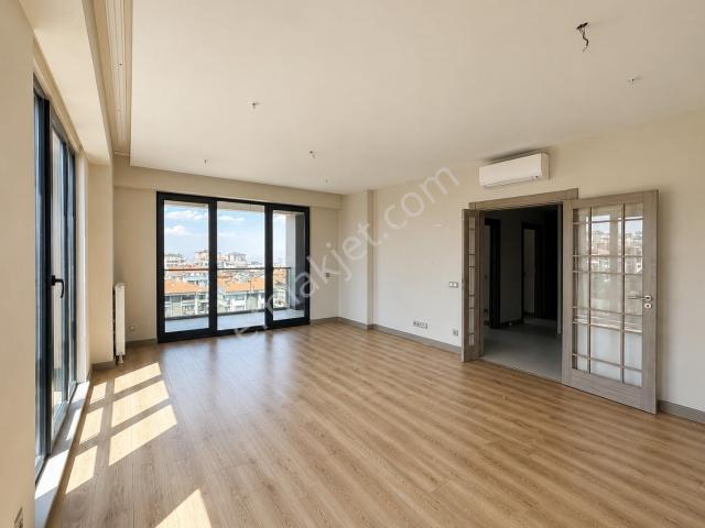 Başkent Emlak Konutları'nda Kiralık 3,5+1 Daire