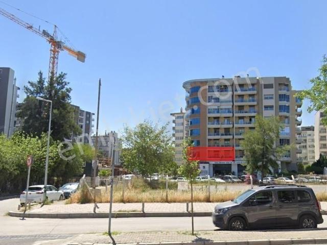 Başkut'tan Mansuroğlu Nda Ticari Kullanıma Uygun 4+1 Daire