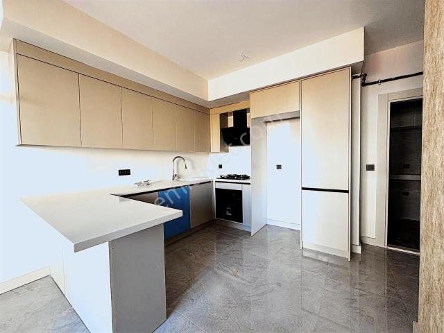Başkut Emlak'tan İmbatlı'da Merkezi Konumda Kiralık 1+1 Daire